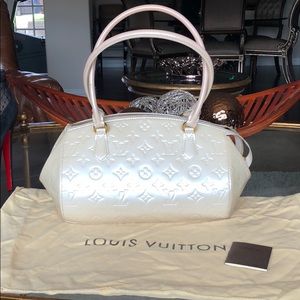 Patent leather opal white AUTHENTIC Louis Vuitton